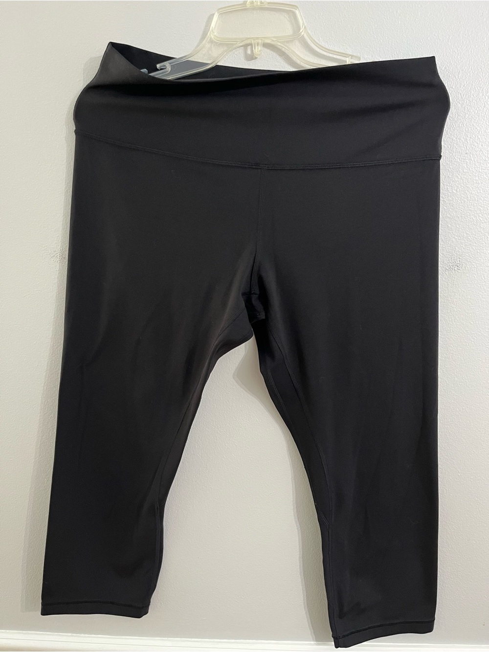 lululemon ' Black capri Leggings - Picture 4 of 6
